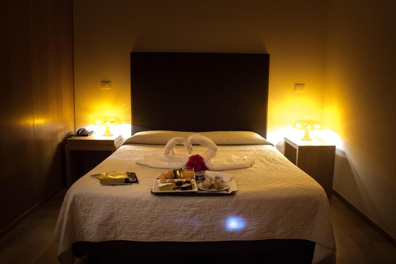 คันทรี โฮเทล เล แกวร์เช Hotel ซัลโซมัจโจเรแตร์เม ภายนอก รูปภาพ