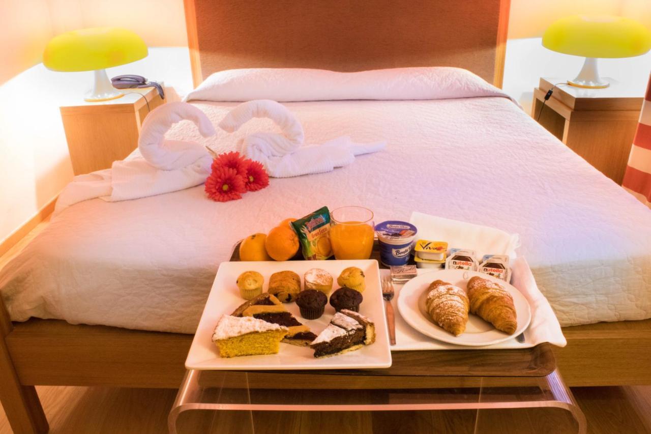 คันทรี โฮเทล เล แกวร์เช Hotel ซัลโซมัจโจเรแตร์เม ภายนอก รูปภาพ